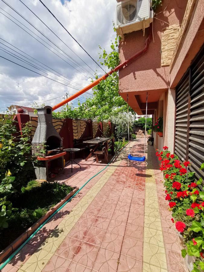 Hotel Casa Ultraviolet Năvodari Exterior foto